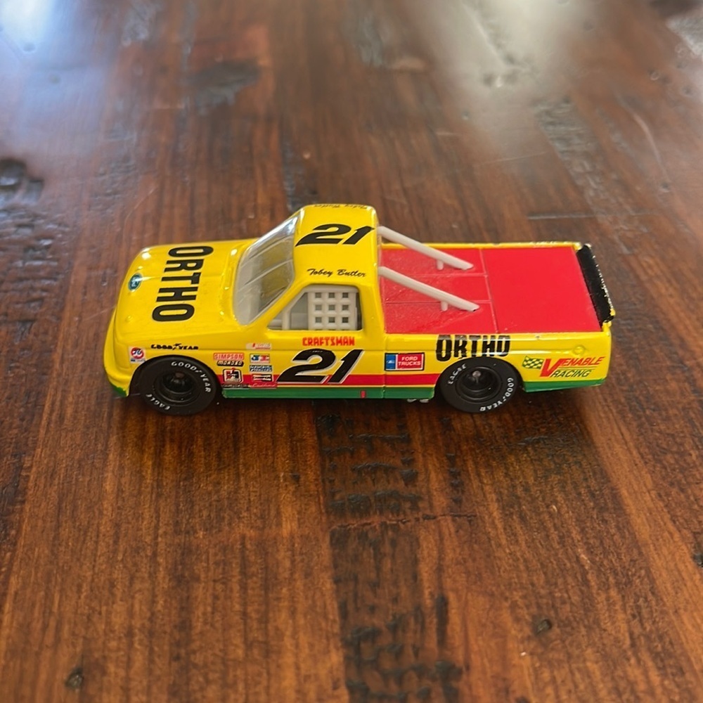 Toby Butler 21 Diecast replica 1:64 Nascar